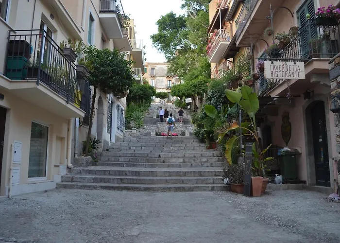 La Jacaranda Rooms Taormina