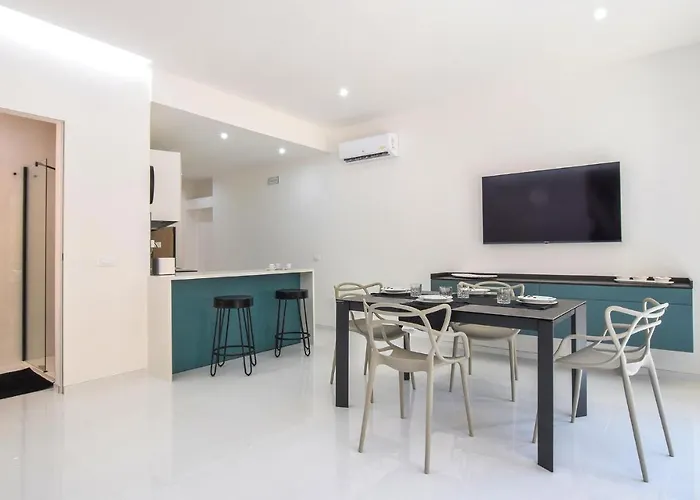 Cozy Apartment In Taormina With Kitchenette
