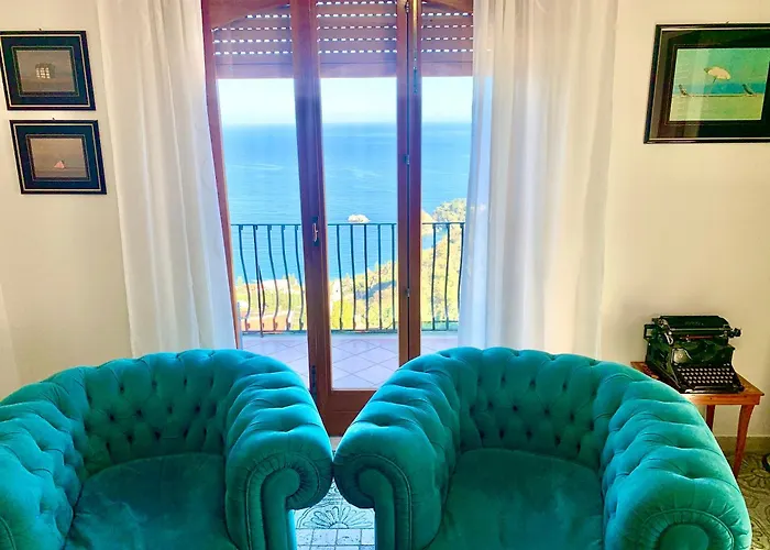 Spacious Apartment In Taormina With Sea View And Balconies