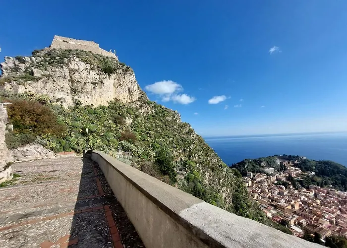 Huisdiervriedelijke Villette Taormina, La Perla Dell'Isola