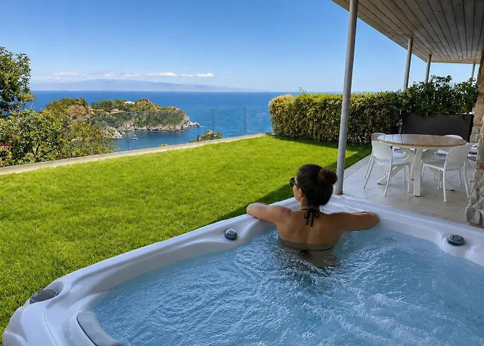 Resorts in de buurt van Ancient theatre of Taormina