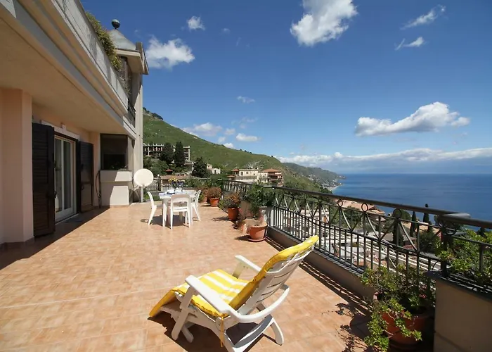 Guesthost - Fontana Vecchia Seaview Apartment Taormina admite animales