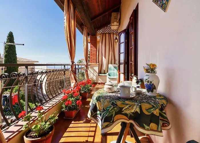 Ferienwohnung Guesthost - Taormina Vintage Loft